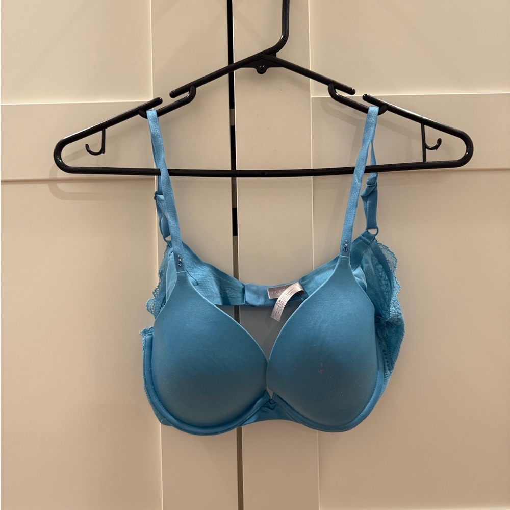 Victoria’s Secret. Biofit. Demi Uplift. 34C.